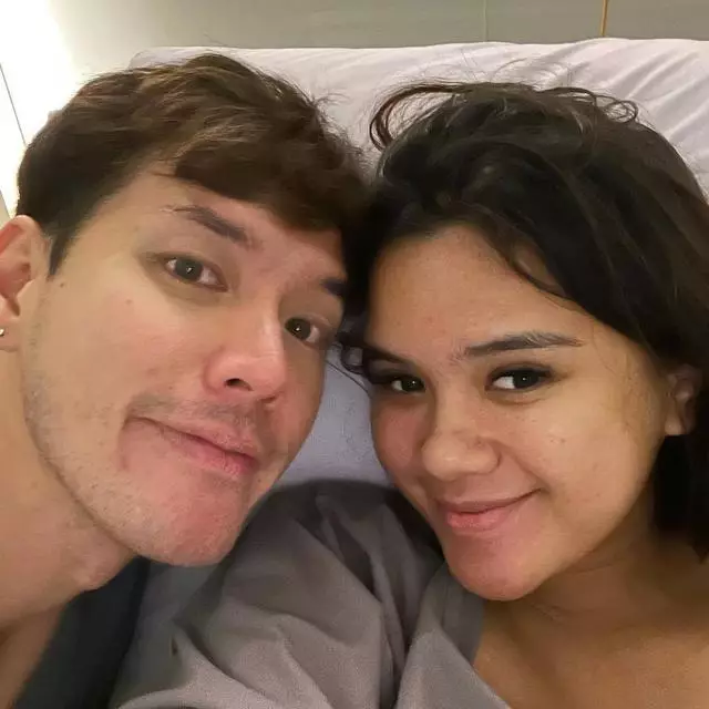 Potret natural pesinetron usai persalinan © berbagai sumber