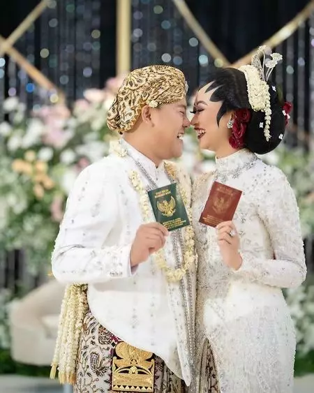 Mahar pernikahan pedangdut Berbagai sumber 