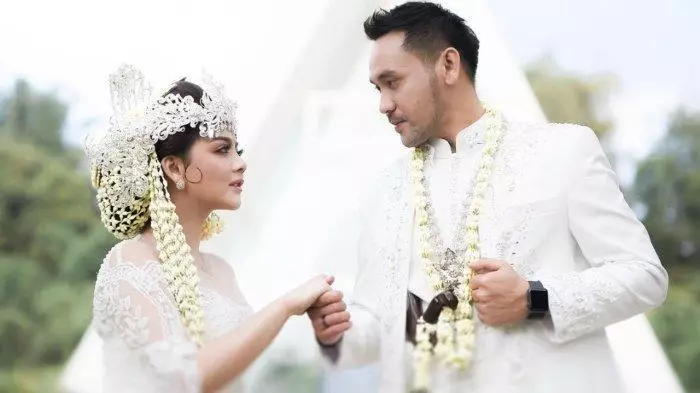 Mahar pernikahan pedangdut Berbagai sumber 