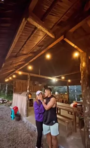 kebersamaan aprilio manganang dan kekasih © berbagai sumber