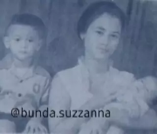 Almarhum Suzanna dan anaknya Instagram