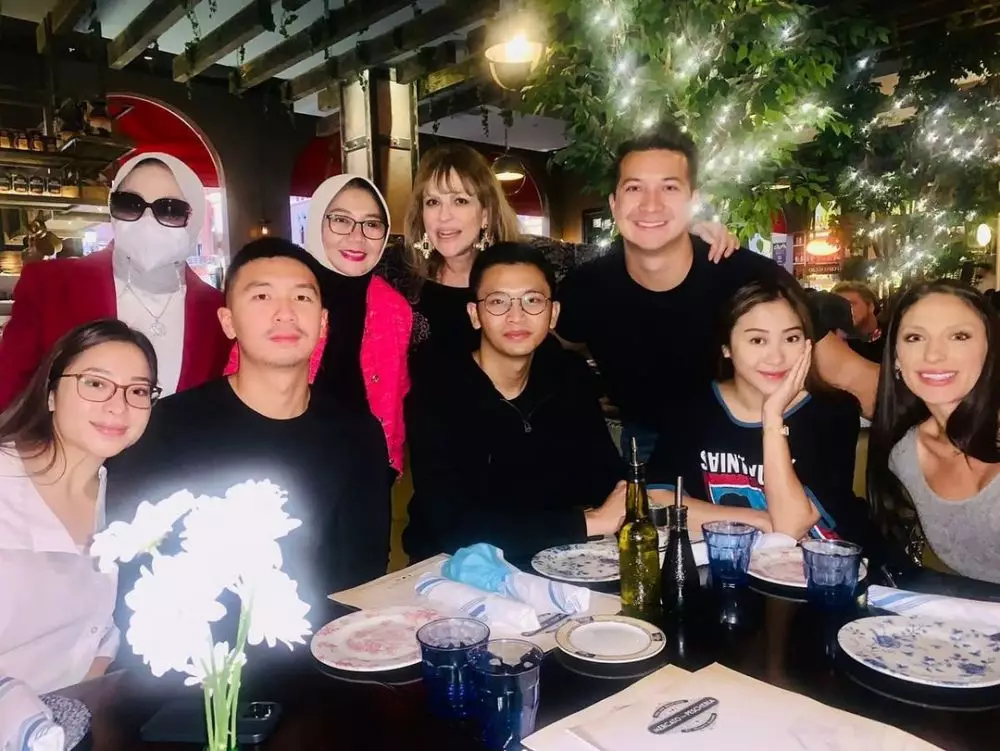 seleb rayakan tahun baru di luar negeri © 2022 brilio.net