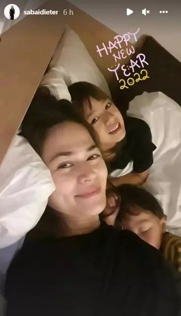 seleb rayakan tahun baru di luar negeri © 2022 brilio.net