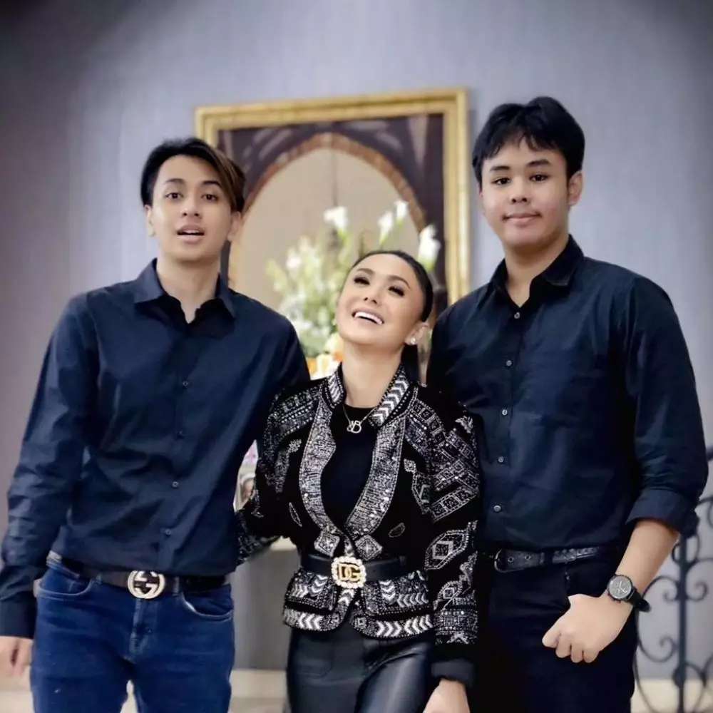 Tahun baruan yuni shara instagram