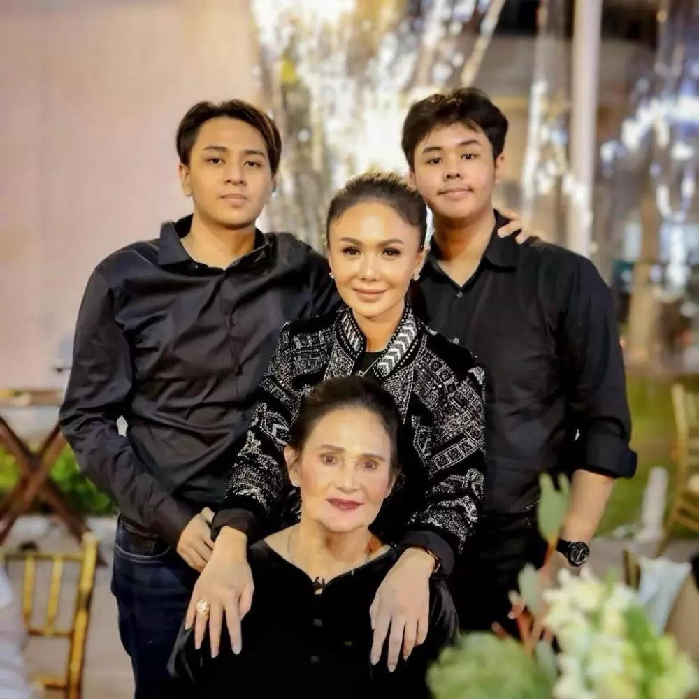 Tahun baruan yuni shara instagram