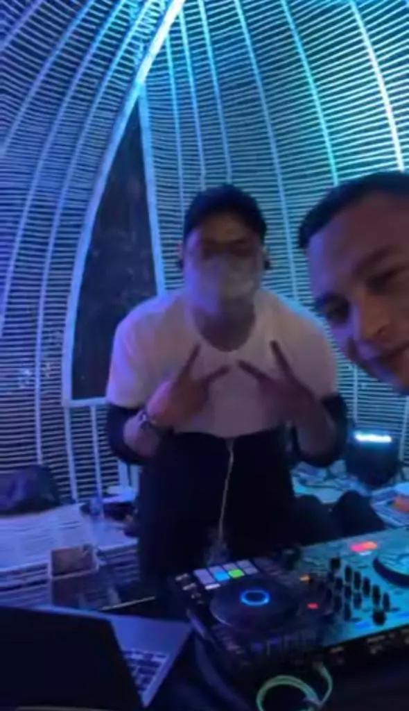 Tahun baruan yuni shara instagram