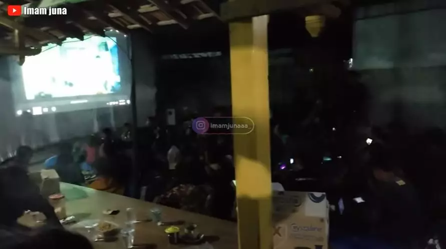 nobar di rumah Pratama Arhan © 2022 brilio.net YouTube nobar di rumah Pratama Arhan © 2022 brilio.net YouTube