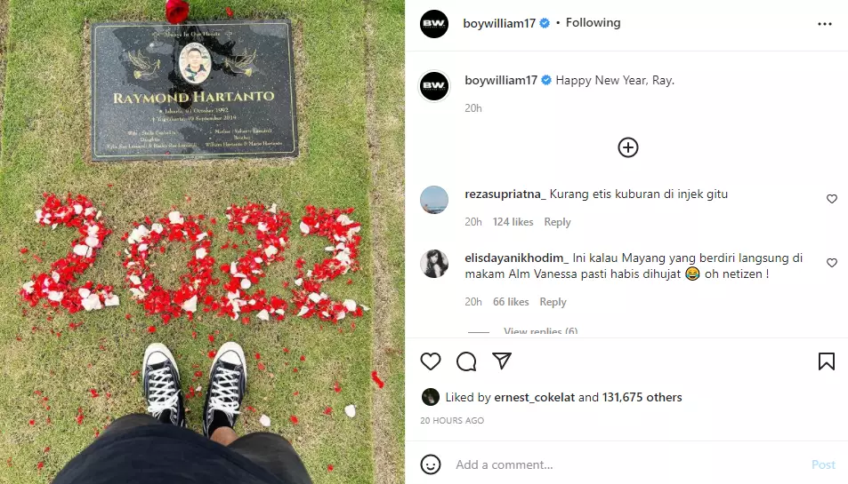 Boy William tuai kritikan saat ziarah ke makam sang adik Instagram