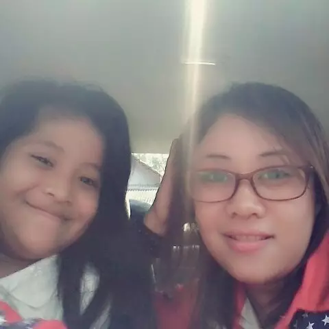 Potret masa kecil Mayang dan Chika Instagram