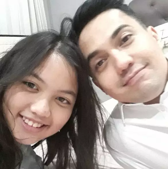 potret kebersamaan Sahrul Gunawan dan putrinya © berbagai sumber potret kebersamaan Sahrul Gunawan dan putrinya © berbagai sumber