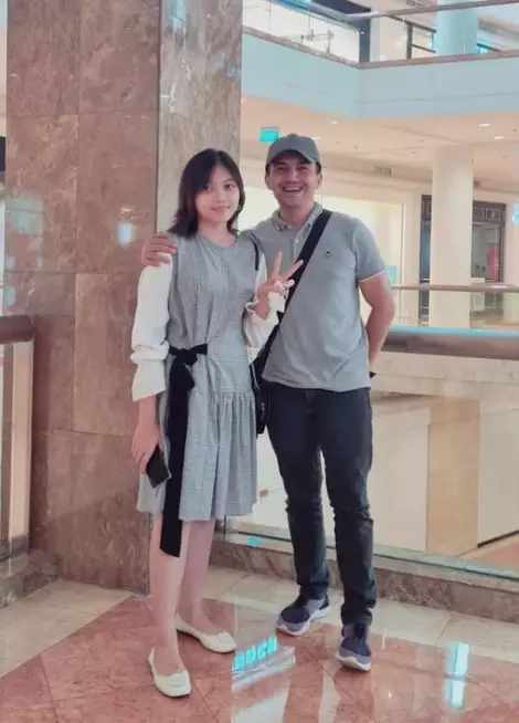 potret kebersamaan Sahrul Gunawan dan putrinya © berbagai sumber potret kebersamaan Sahrul Gunawan dan putrinya © berbagai sumber