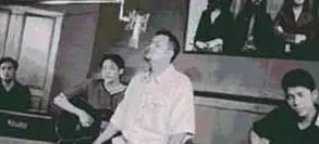 Potret lawas Aldi Bragi jadi vokalis band © berbagai sumber Potret lawas Aldi Bragi jadi vokalis band © berbagai sumber