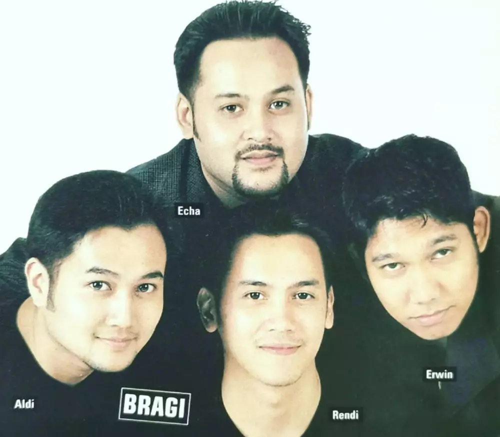Potret lawas Aldi Bragi jadi vokalis band © berbagai sumber Potret lawas Aldi Bragi jadi vokalis band © berbagai sumber