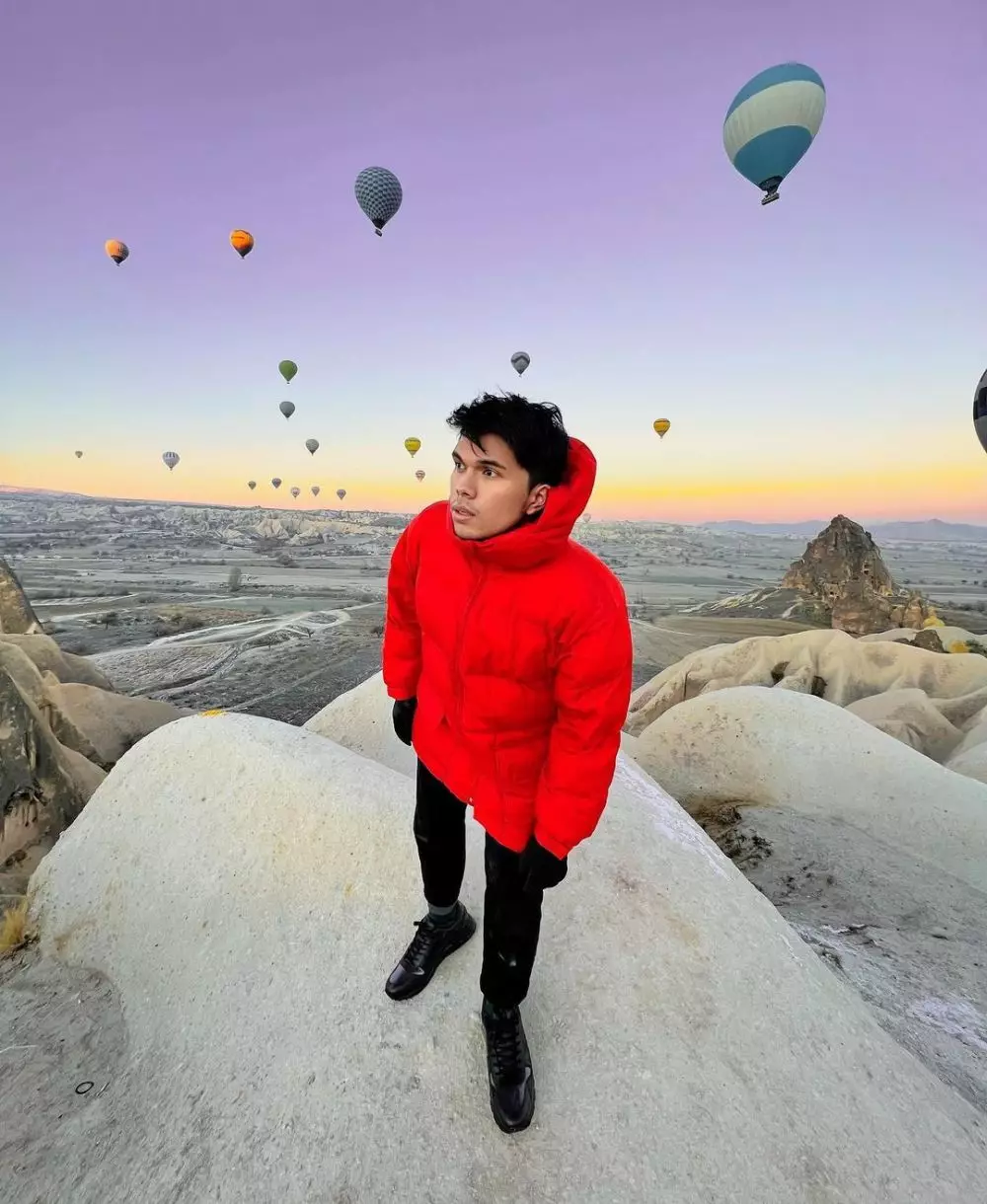 Fuji Layangan Putus © 2022 brilio.net