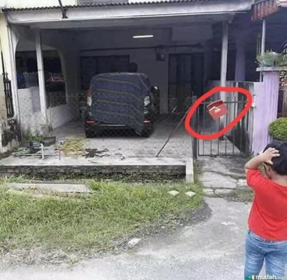 potret absurd mikir keras © 2022 berbagai sumber