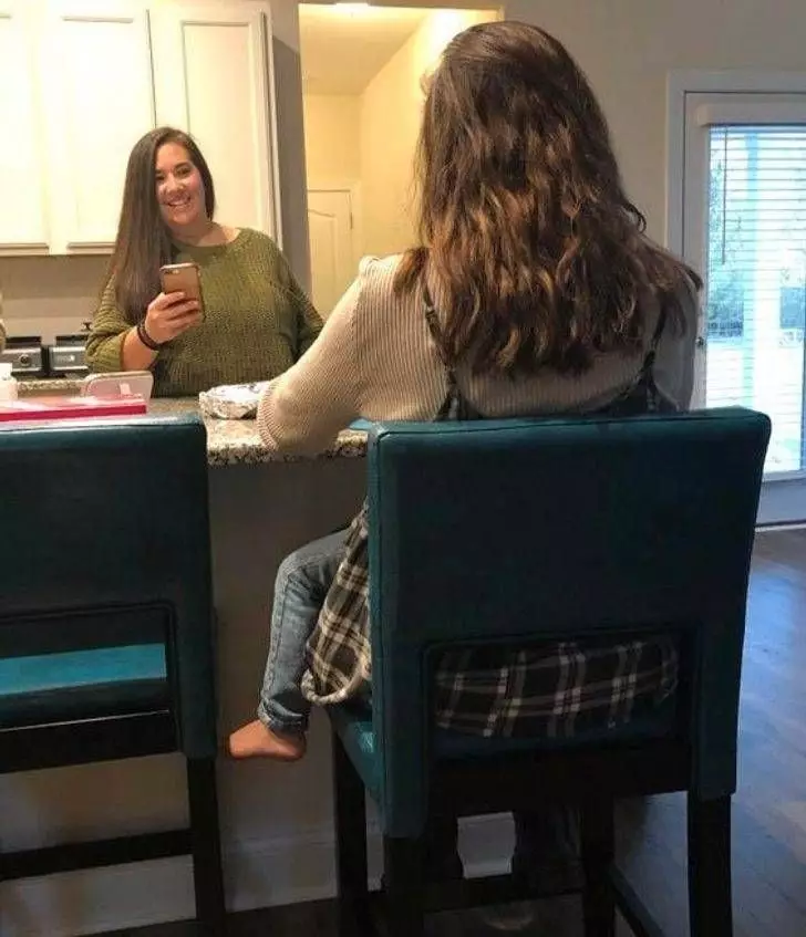 potret absurd mikir keras © 2022 berbagai sumber