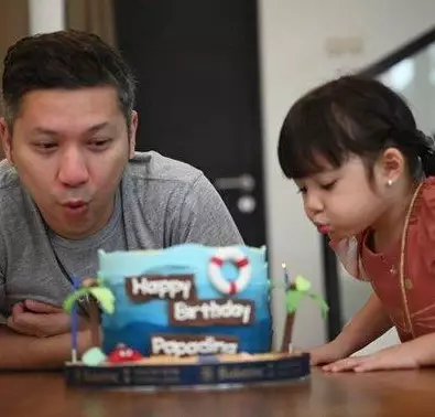 Momen ulang tahun presenter pria © berbagai sumber Momen ulang tahun presenter pria © berbagai sumber