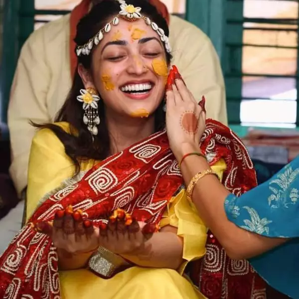 Momen ritual haldi jelang nikah seleb Bollywood Berbagai sumber 