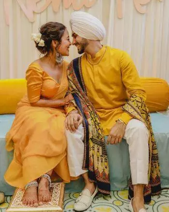 Momen ritual haldi jelang nikah seleb Bollywood Berbagai sumber 