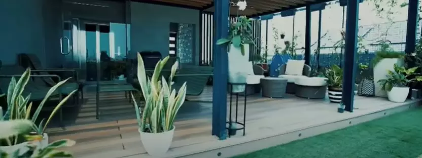 Potret rooftop Ahmad Sahroni © Youtube Potret rooftop Ahmad Sahroni © Youtube