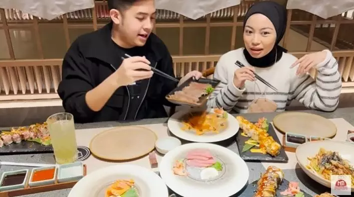 potret kebersamaan Jerome Polin & Tsana 'Rintik Sedu' © berbagai sumber potret kebersamaan Jerome Polin & Tsana 'Rintik Sedu' © berbagai sumber