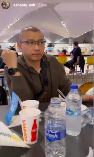 Potret Anang Hermansyah tampil botak © berbagai sumber