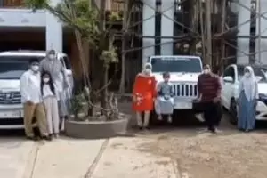 5 Potret rumah sekdes Pati viral kado 3 mobil untuk anak dan ponakan