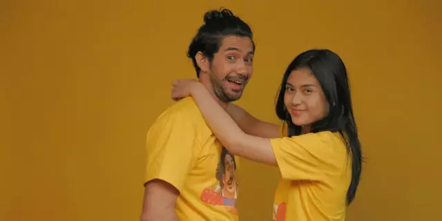 Potret di luar syuting Reza Rahadian dan lawan main di web series & film Berbagai sumber 