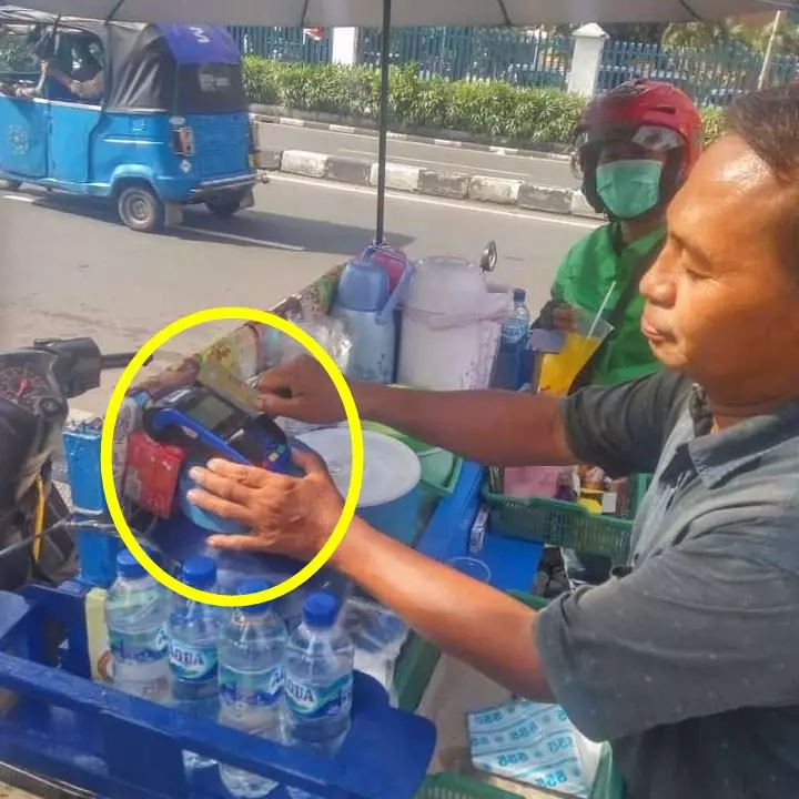 pedagang jualan canggih abis © berbagai sumber pedagang jualan canggih abis © berbagai sumber