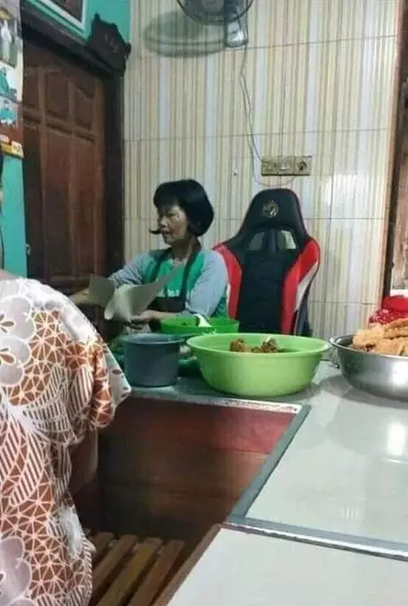 pedagang jualan canggih abis © berbagai sumber pedagang jualan canggih abis © berbagai sumber