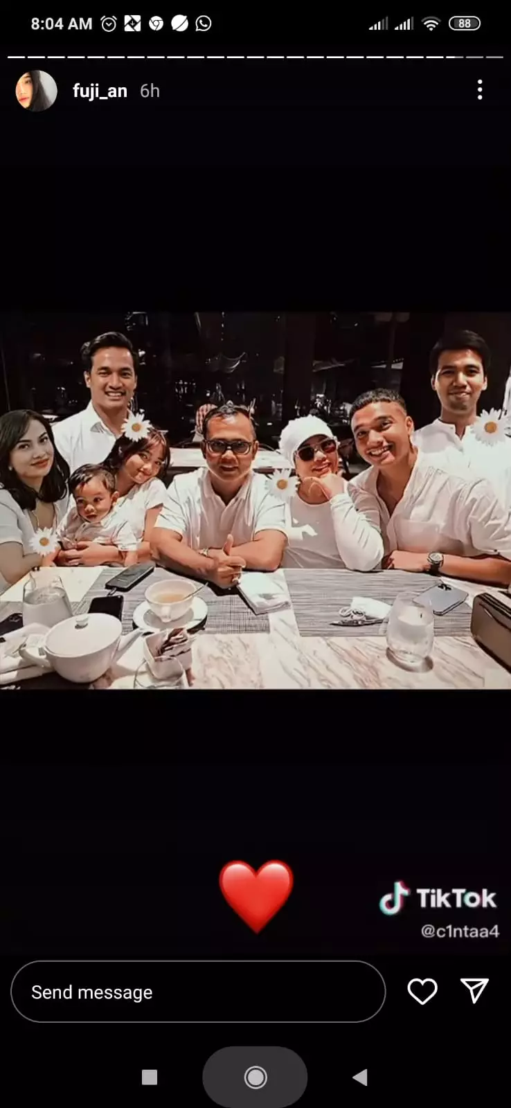 Fuji edit foto Vanessa & Bibi dihadirkan dalam potret liburan keluarga © 2022 brilio.net