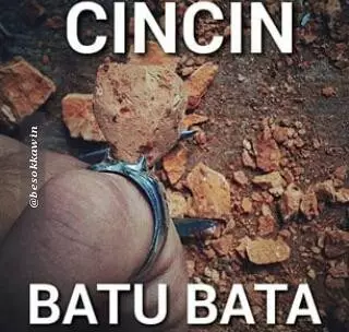 orang pakai perhiasan nyeleneh © berbagai sumber
