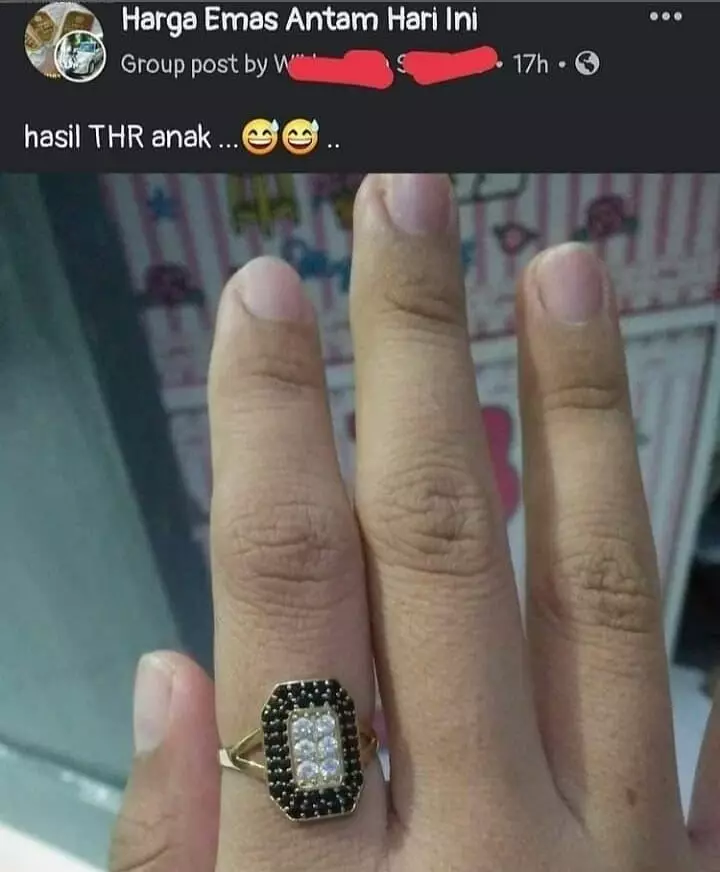 orang pakai perhiasan nyeleneh © berbagai sumber