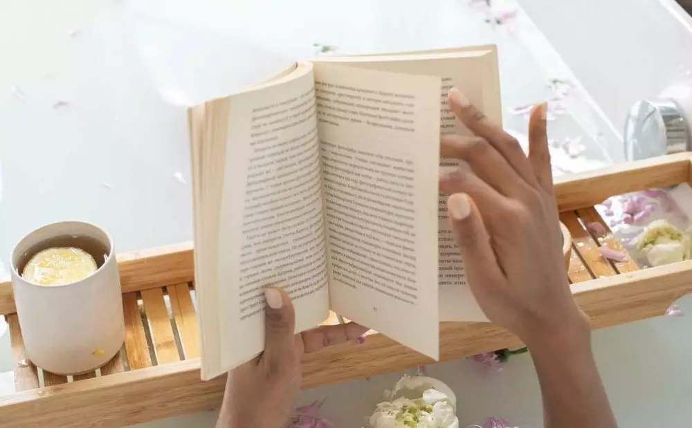 Contoh teks ulasan novel © 2022 brilio.net