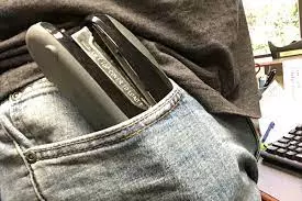 benda masuk kantong celana nyeleneh © berbagai sumber benda masuk kantong celana nyeleneh © berbagai sumber