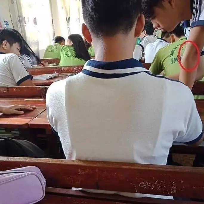 penampakan lucu di ruang kelas © Instagram