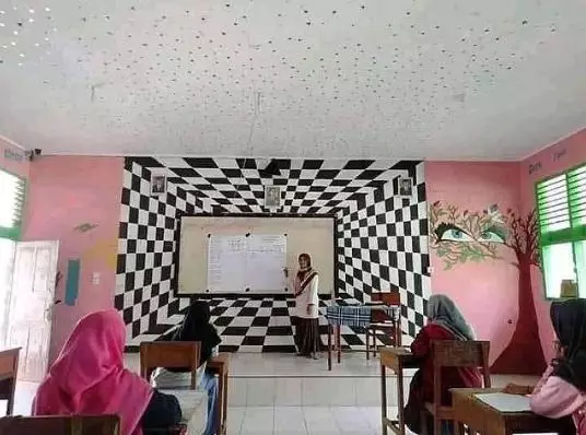penampakan lucu di ruang kelas © Instagram