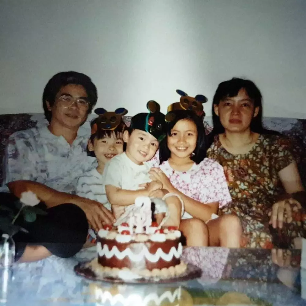 masa kecil pemain layangan putus © instagram masa kecil pemain layangan putus © instagram