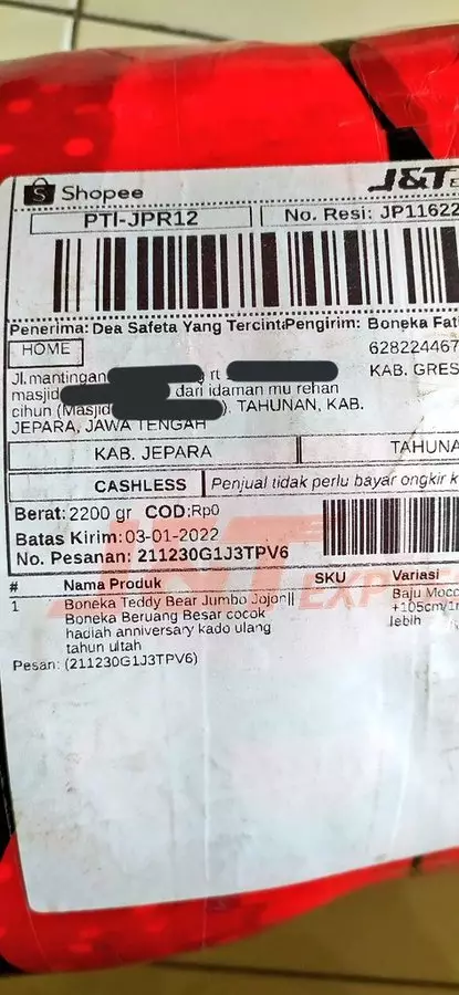 nama orang di kiriman paket aneh-aneh © Twitter nama orang di kiriman paket aneh-aneh © Twitter
