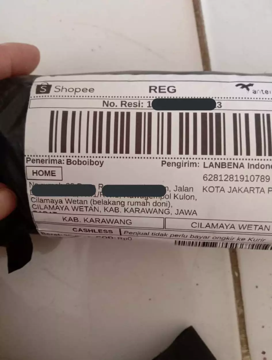 nama orang di kiriman paket aneh-aneh © Twitter nama orang di kiriman paket aneh-aneh © Twitter