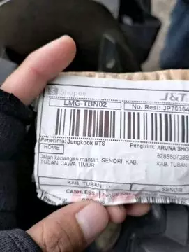 nama orang di kiriman paket aneh-aneh © Twitter nama orang di kiriman paket aneh-aneh © Twitter