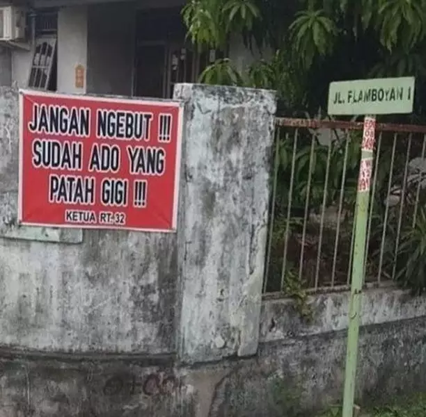 pengguna motor dapat pemberitahuan nyeleneh © Instagram