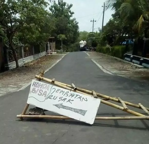 pengguna motor dapat pemberitahuan nyeleneh © Instagram