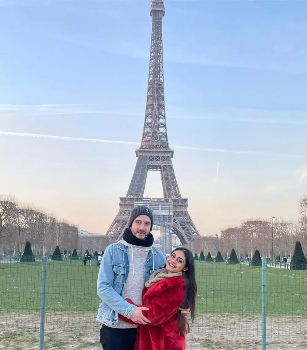 Sreejita De dan kekasih © Instagram