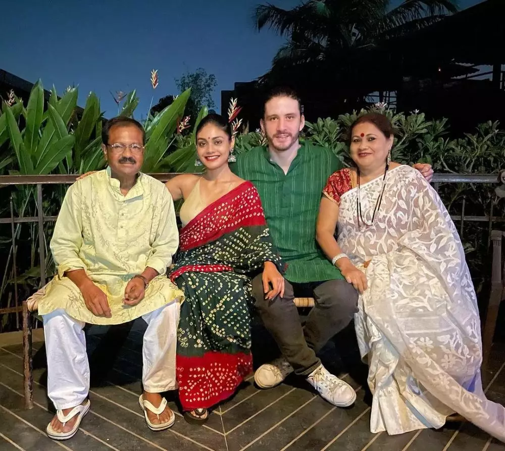 Sreejita De dan kekasih © Instagram