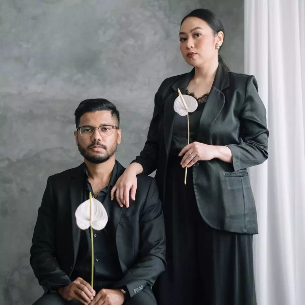 pemain Layangan Putus dan pasangan asli Berbagai sumber