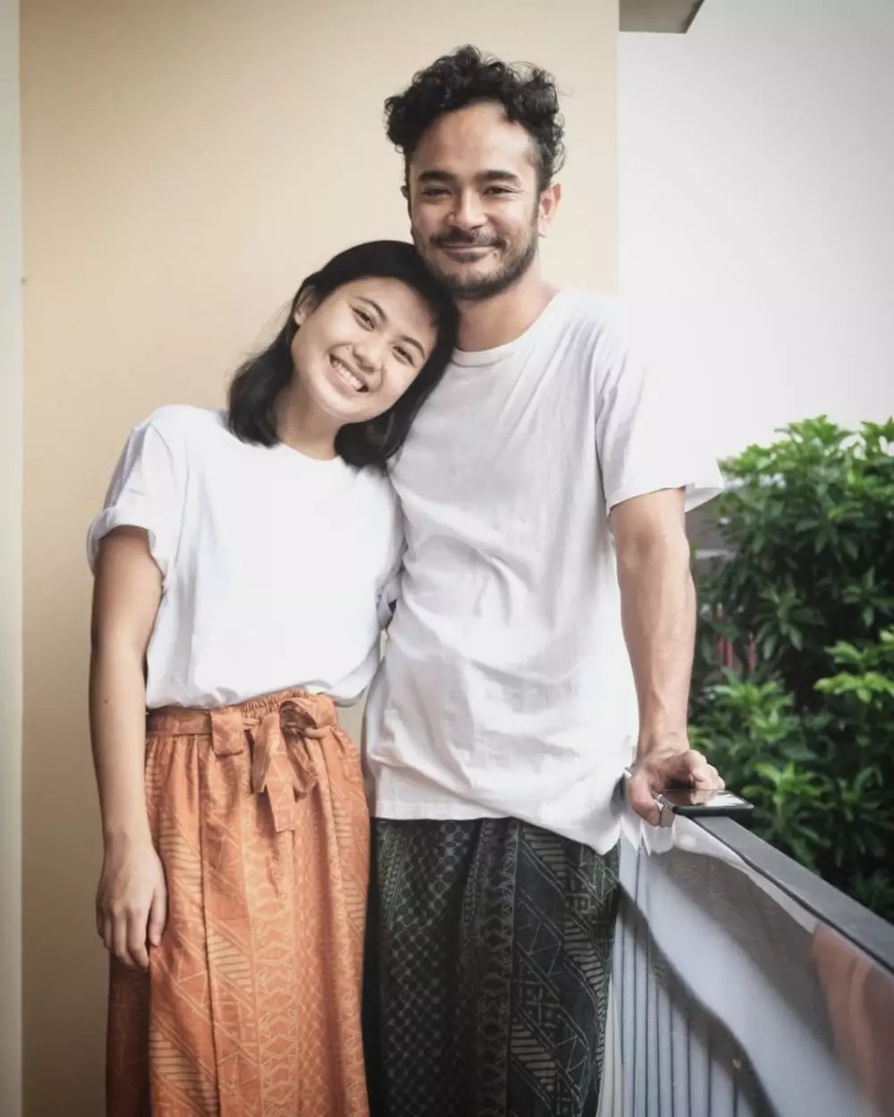 pemain Layangan Putus dan pasangan asli Berbagai sumber