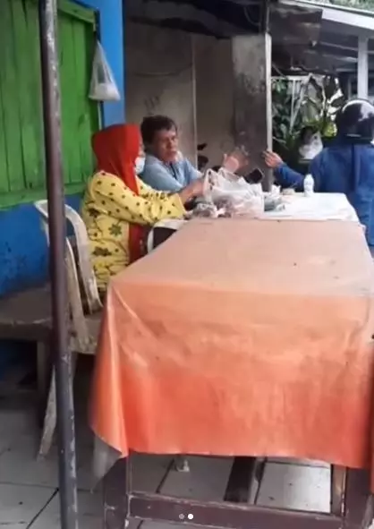 Mayang ngaku dijulitino orang di warung Instagram Mayang ngaku dijulitino orang di warung Instagram