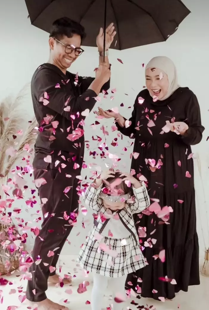 Momen gender reveal anak kedua seleb cantik © berbagai sumber Momen gender reveal anak kedua seleb cantik © berbagai sumber
