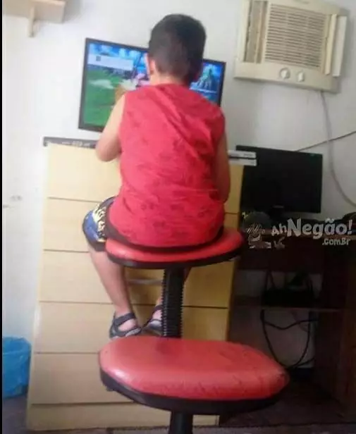 momen orang nggak pengen kalah lucu © berbagai sumber